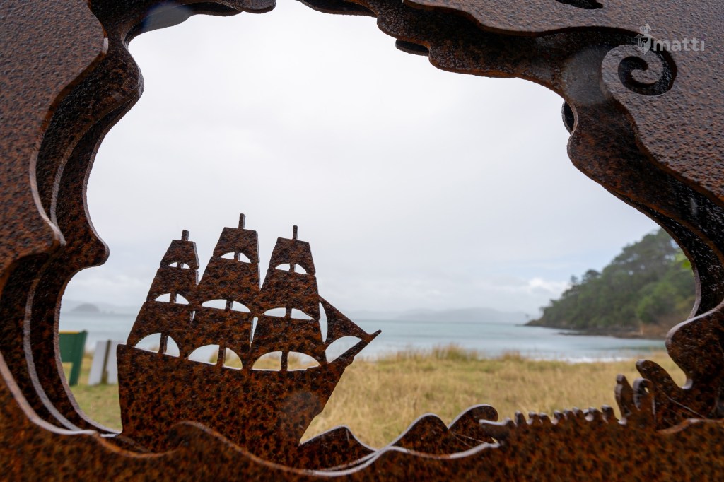 UWC Day 086 – Bay of Islands, New Zealand – Island Hopping, Waterfalls and Flight to&nbsp;Australia